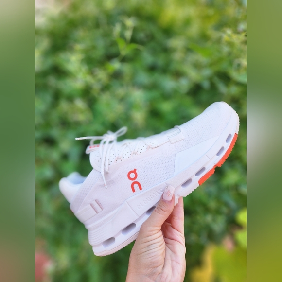 Size 9.5 - NEW Women's ON CLOUDNOVA 2 White/Flame - Picture 3 of 11